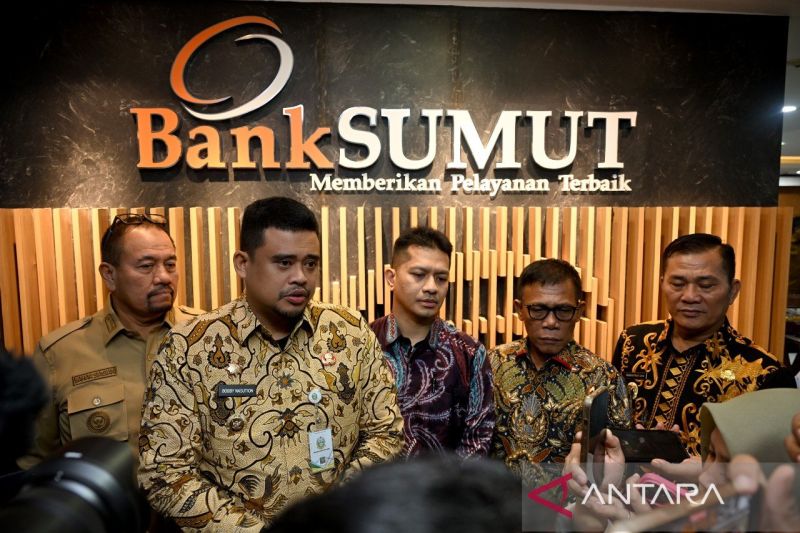 Gubernur Bobby Resmi Lantik Heru Sebagai Dirut Baru Bank Sumut