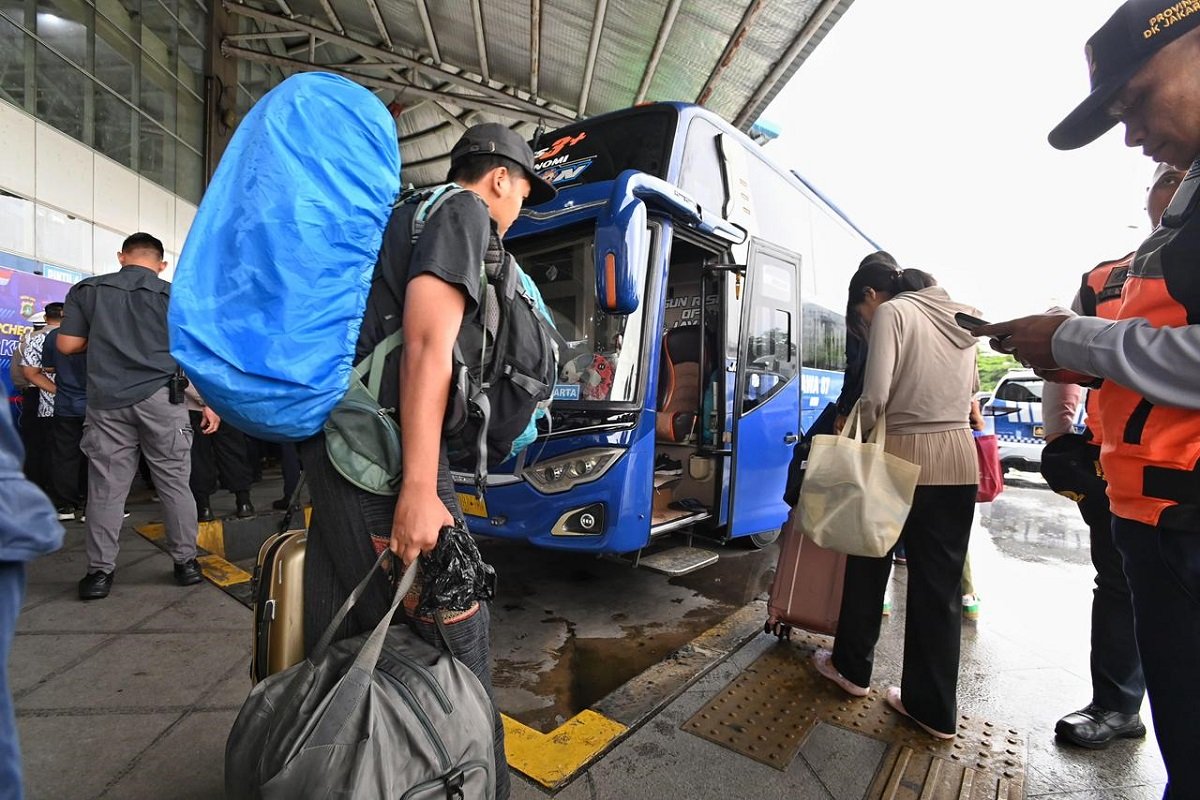 Pemeriksaan Bus Berlanjut Jelang Nataru 2026, Menhub Patuhi Arahan